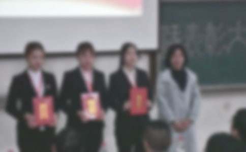 【精選】優(yōu)秀學(xué)生表彰決定