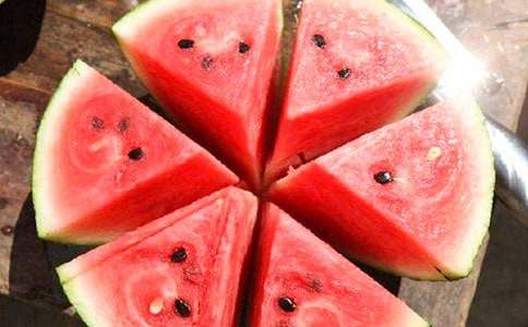 豬八戒吃西瓜看圖寫話