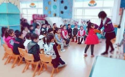 幼兒園中班體育教案《小豬運西瓜》含反思