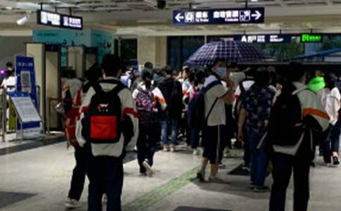 【精品】中學(xué)生的生活作文集合9篇