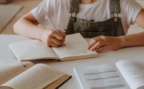 我眼中的色彩作文(精選65篇)